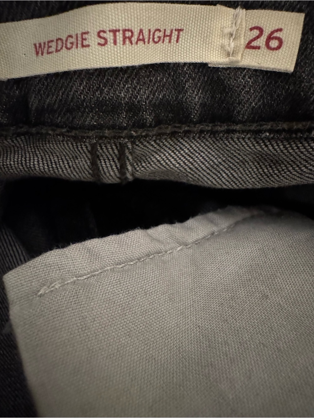 Levi's Women's Black/Charcoal Wedgie Straight Jeans - Size 26
b65 - Picture 3 of 6